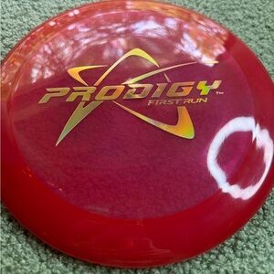 Prodigy First Run 400 D2 174G Disc Red RARE COLLECTORS GOLD HOLOGRAPHIC FOIL